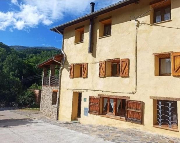 플라놀레스 Cal Calau Vega B&B 외부 사진
